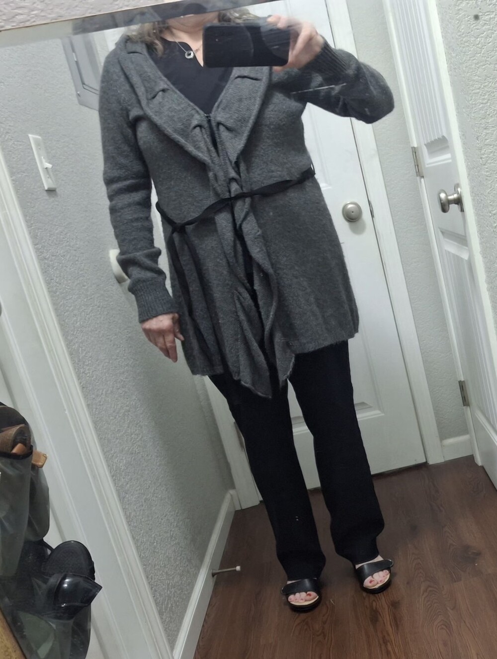 Women’s Gray Open-Front Tie-Waist Sweater, Simply Vera Size L, 40in-46in Bust.